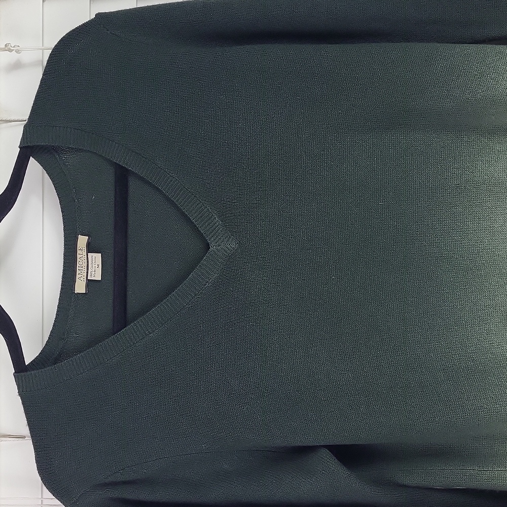 Amicale 100% cashmere Ombre V-Neck Sweater. Size M - Picture 3 of 8